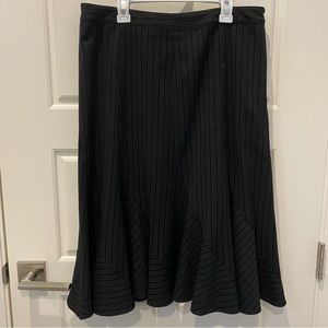 2/$25 Jones New York Sport Black Striped Skirt Size 8